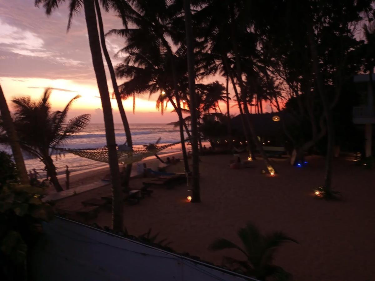 Blue Ocean Villa Hikkaduwa Exterior photo