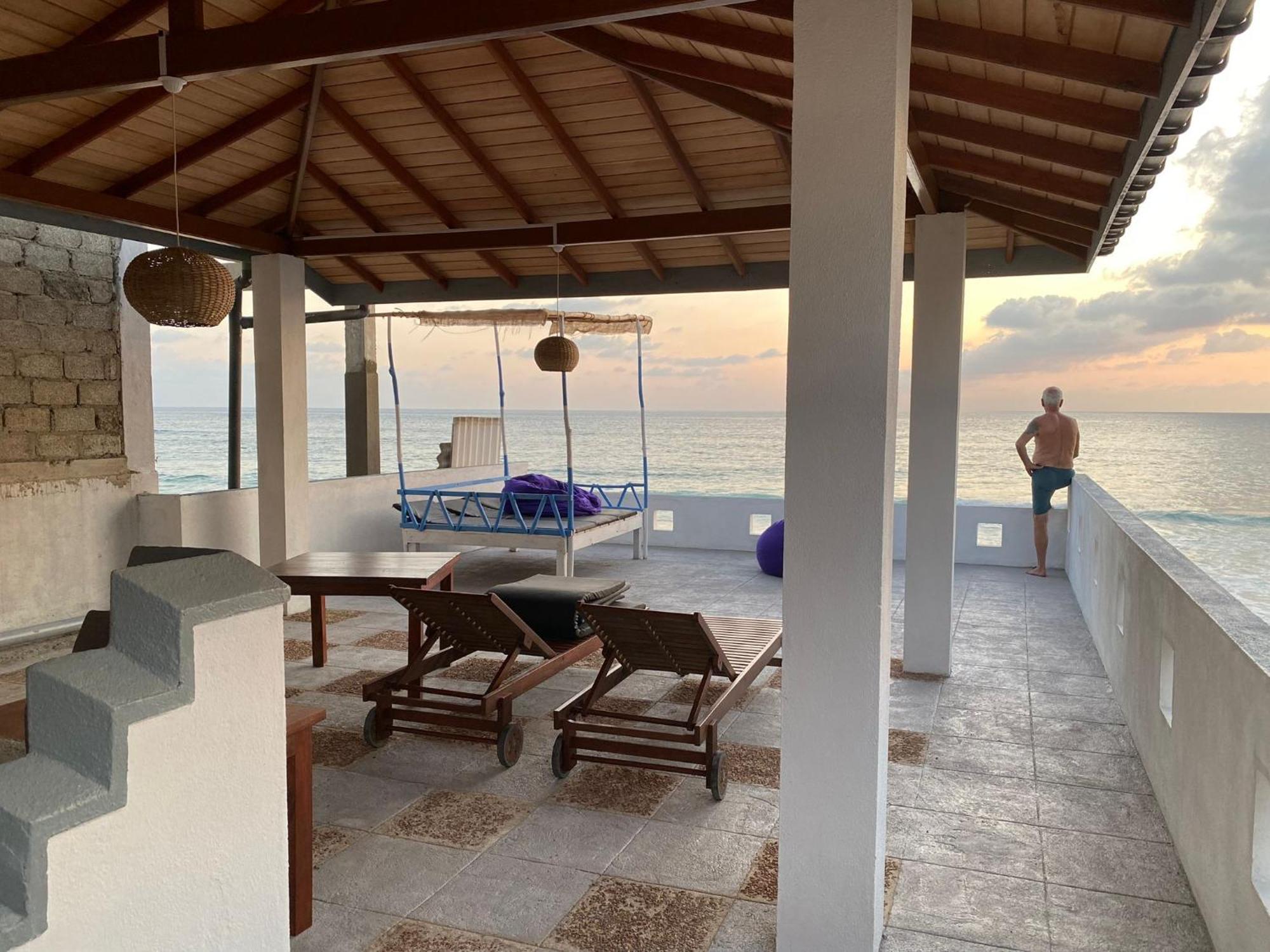 Blue Ocean Villa Hikkaduwa Exterior photo