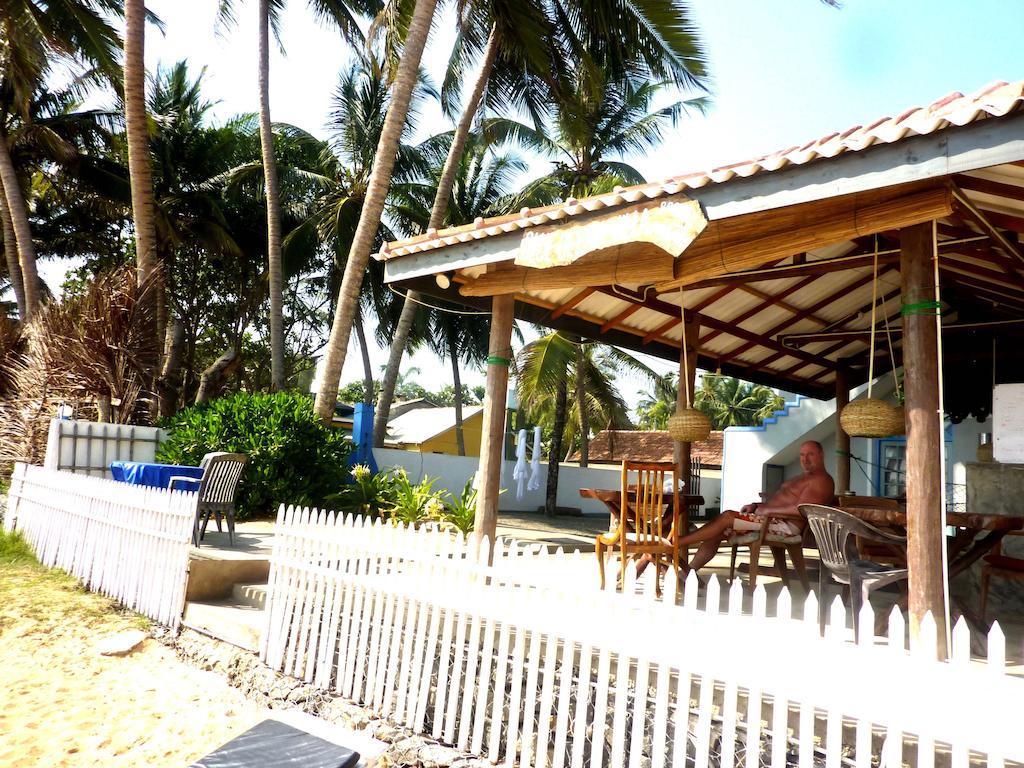 Blue Ocean Villa Hikkaduwa Exterior photo
